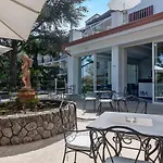 迈特波尔酒店 酒店 4*