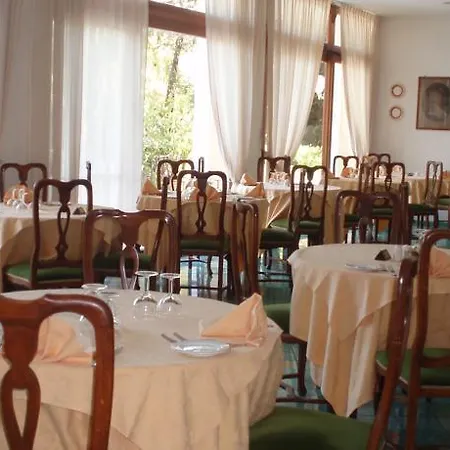 Metropole Hotel