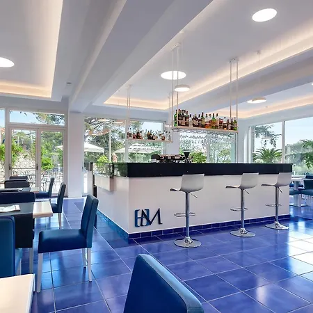 Metropole 4*
