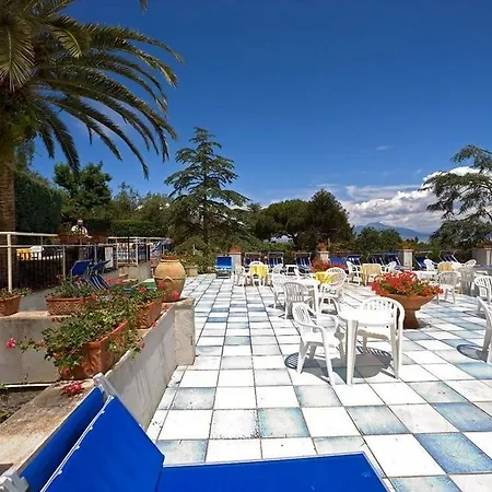 Metropole 4*