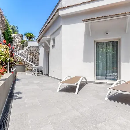 Metropole מלון 4*