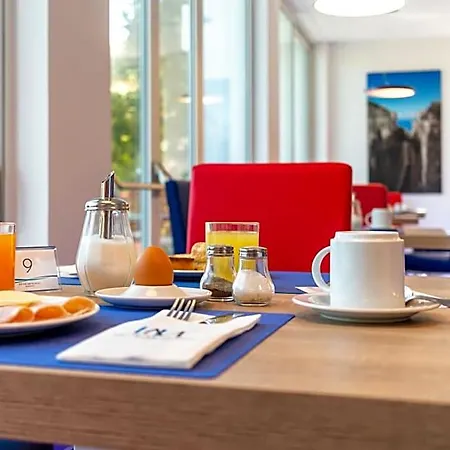فندق Metropole 4*