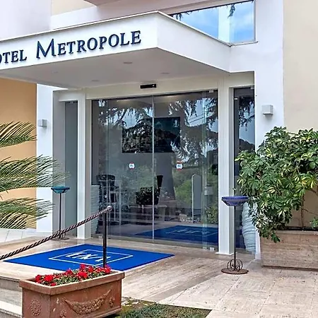 فندق Metropole 4*