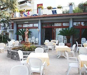 Metropole 4* סורנטו
