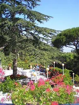 Metropole מלון 4*