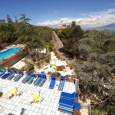 호텔 메트로폴 4*