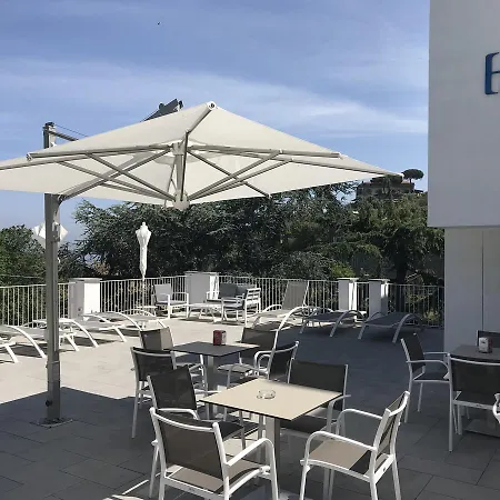 מלון Metropole 4*