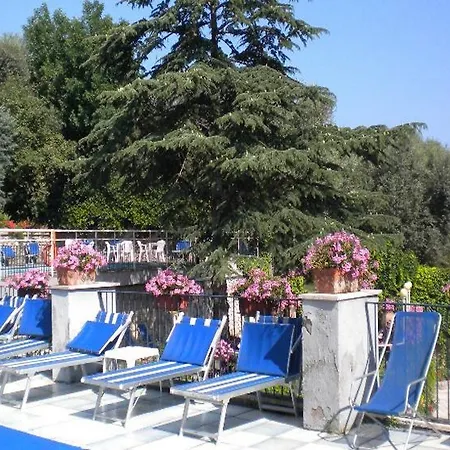 Metropole מלון 4*