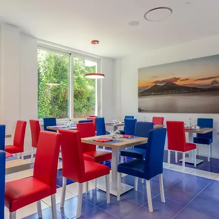 מלון Metropole 4*