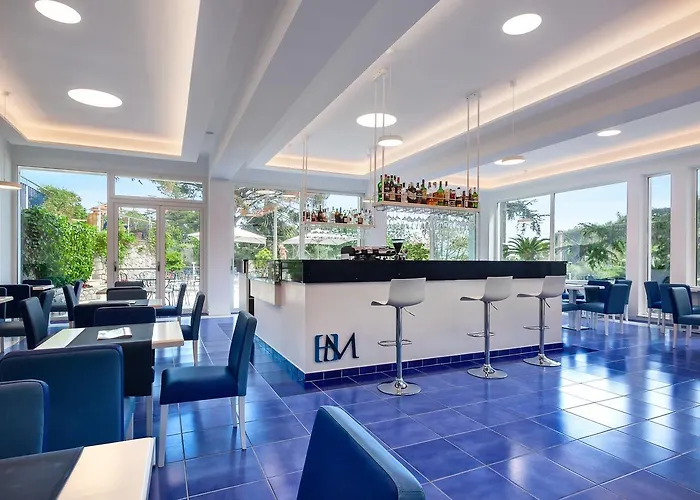 Metropole 4*